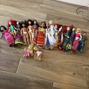 Disney Large Mixed LOT 17 Pcs Disney Doll Princesses, Evil & Companions‎